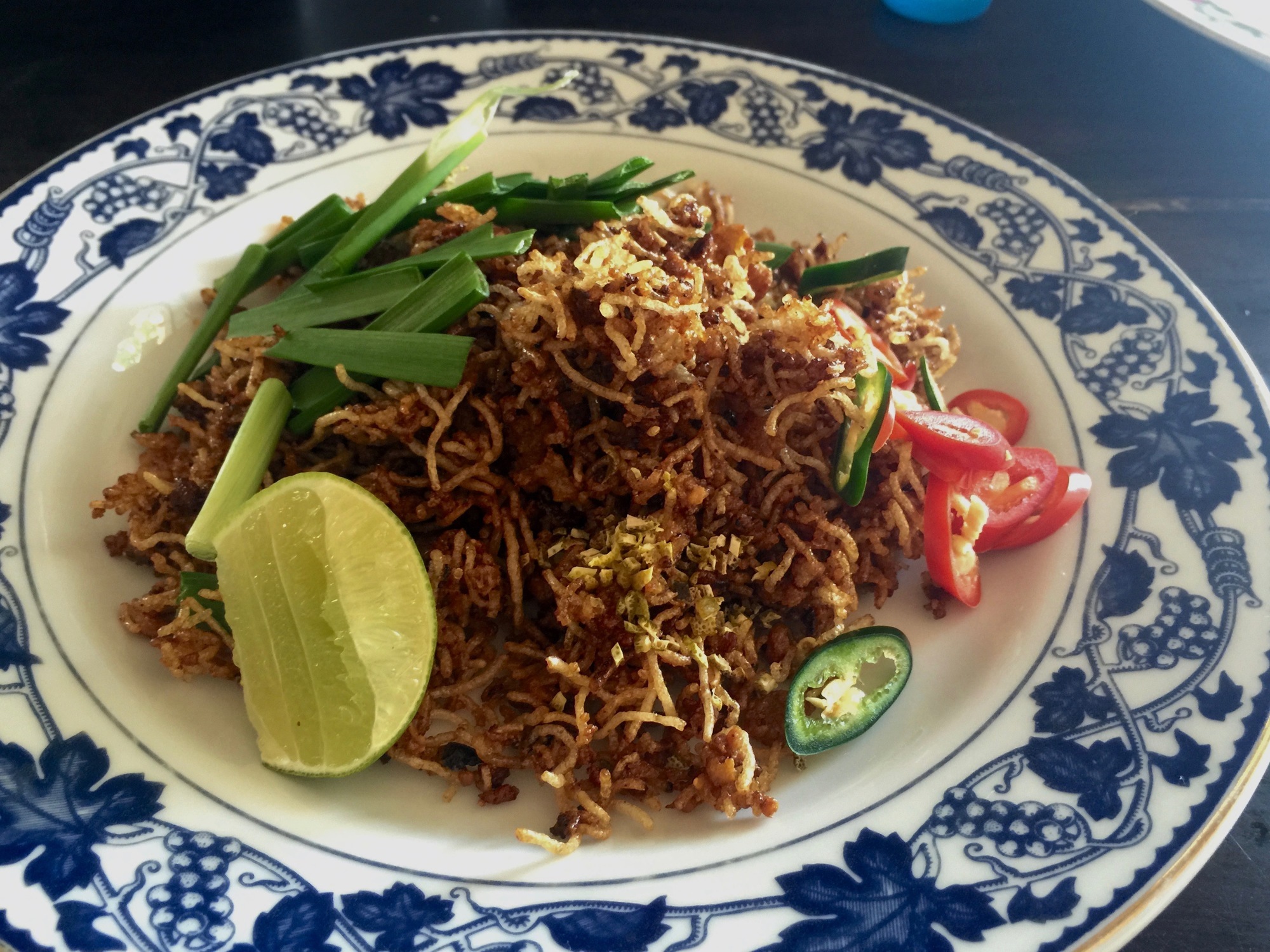 ラーマ５世の時代から続く伝統的タイ料理『パットミークローブ』